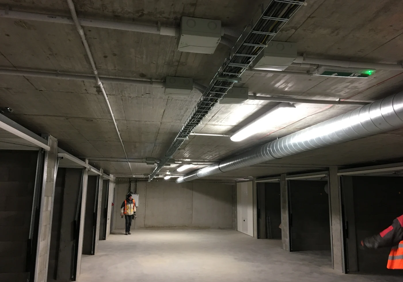 Garážový dům a dům s obchodními plochami, Brno - referenční foto 3